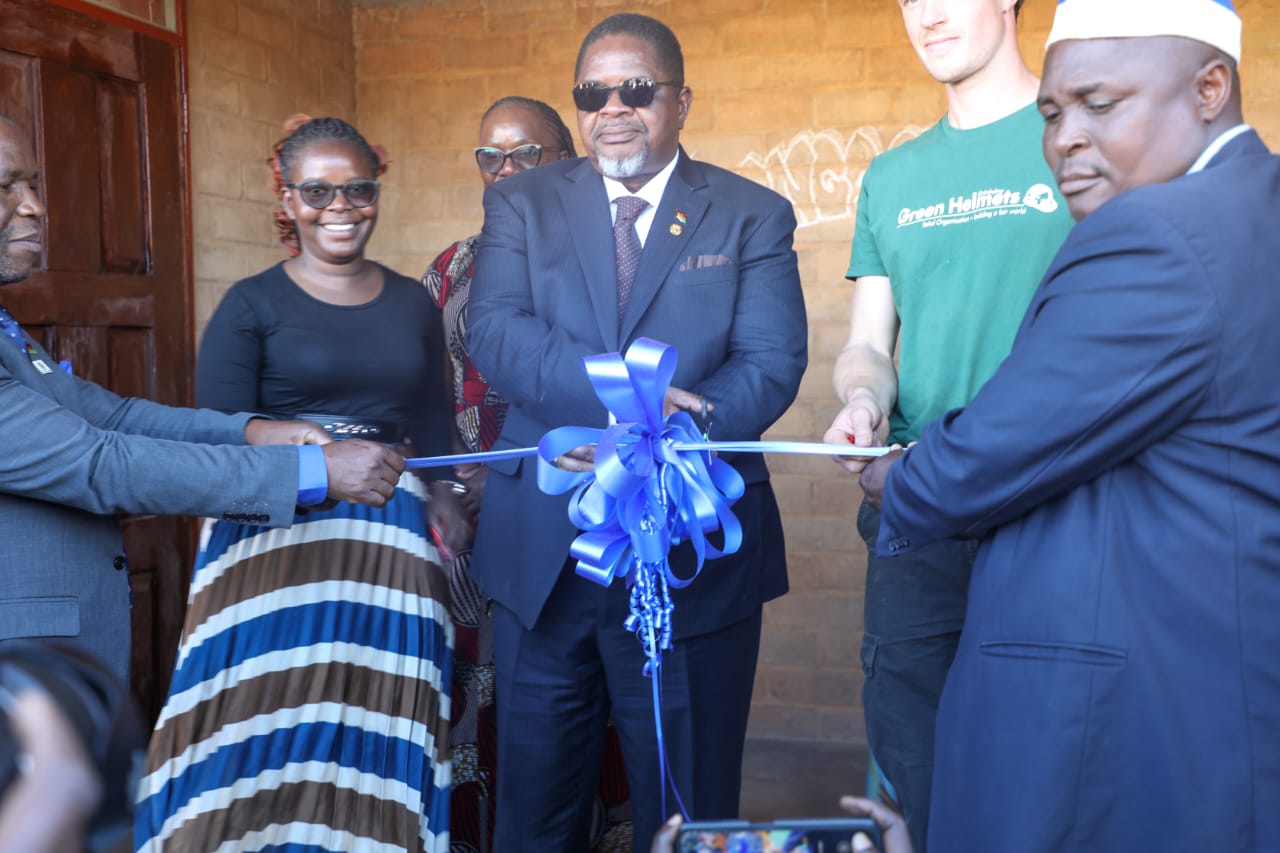 Minister commissions Kalanga Community Day Secondary School in Mwanza